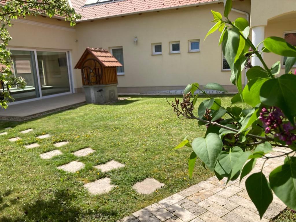 Villa Gracia Balatongyorok Luaran gambar