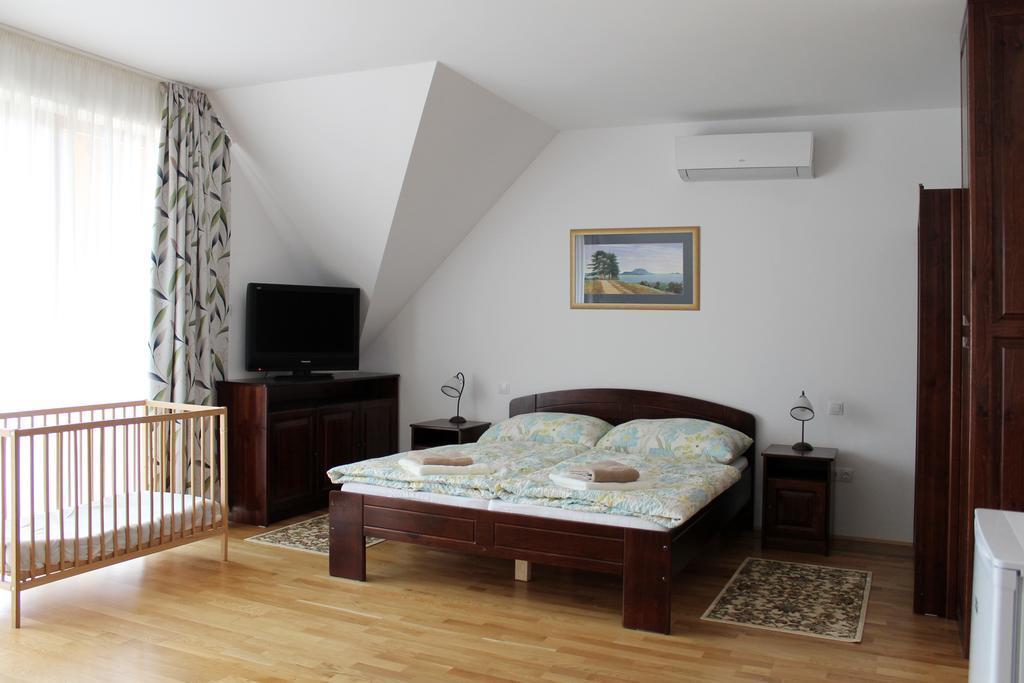 Villa Gracia Balatongyorok Luaran gambar